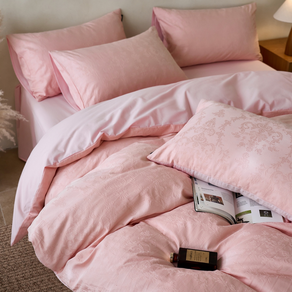 91家纺网 家纺一手货源 找家纺 小懒猪 2026新款亲肤舒适立体全棉纯棉提花四件套-系列四 花韵悠然-唯美粉