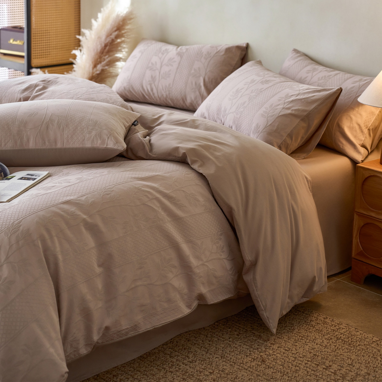 91家纺网 家纺一手货源 找家纺 小懒猪 2026新款亲肤舒适立体全棉纯棉提花四件套-系列四 芊芊叶语-金属灰