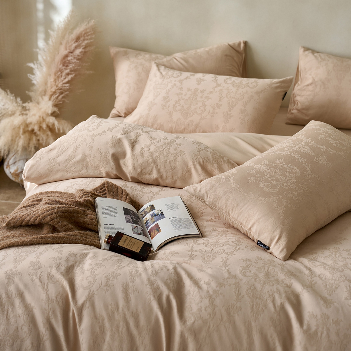 91家纺网 家纺一手货源 找家纺 小懒猪 2026新款亲肤舒适立体全棉纯棉提花四件套-系列四 花韵悠然-米杏