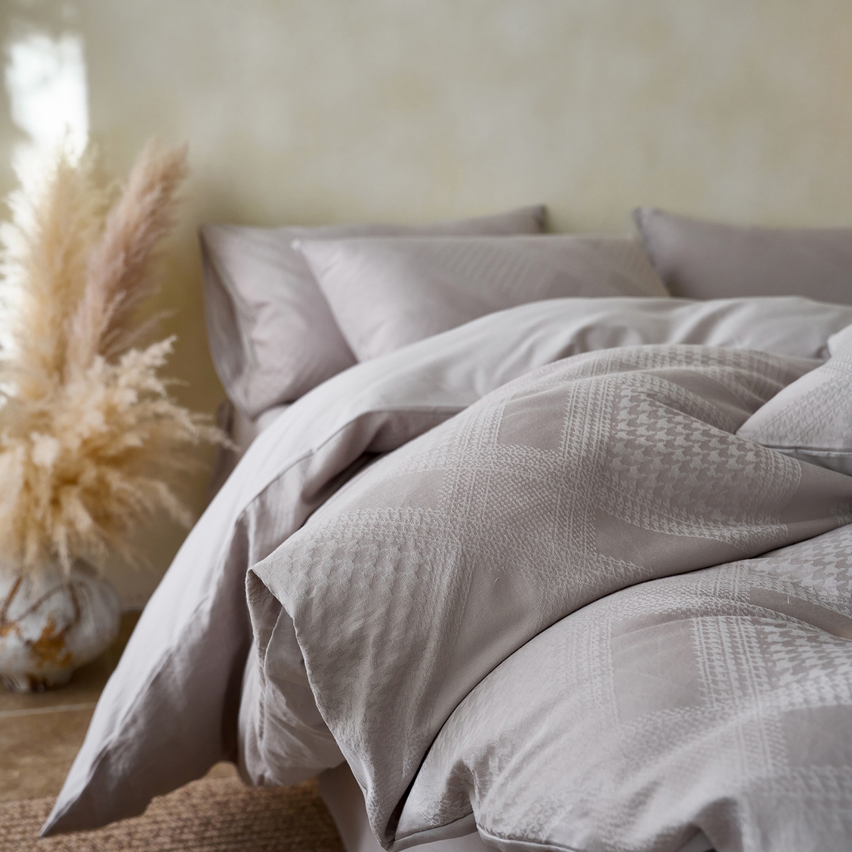 91家纺网 家纺一手货源 找家纺 小懒猪 2026新款亲肤舒适立体全棉纯棉提花四件套-系列四 千鸟格-银灰