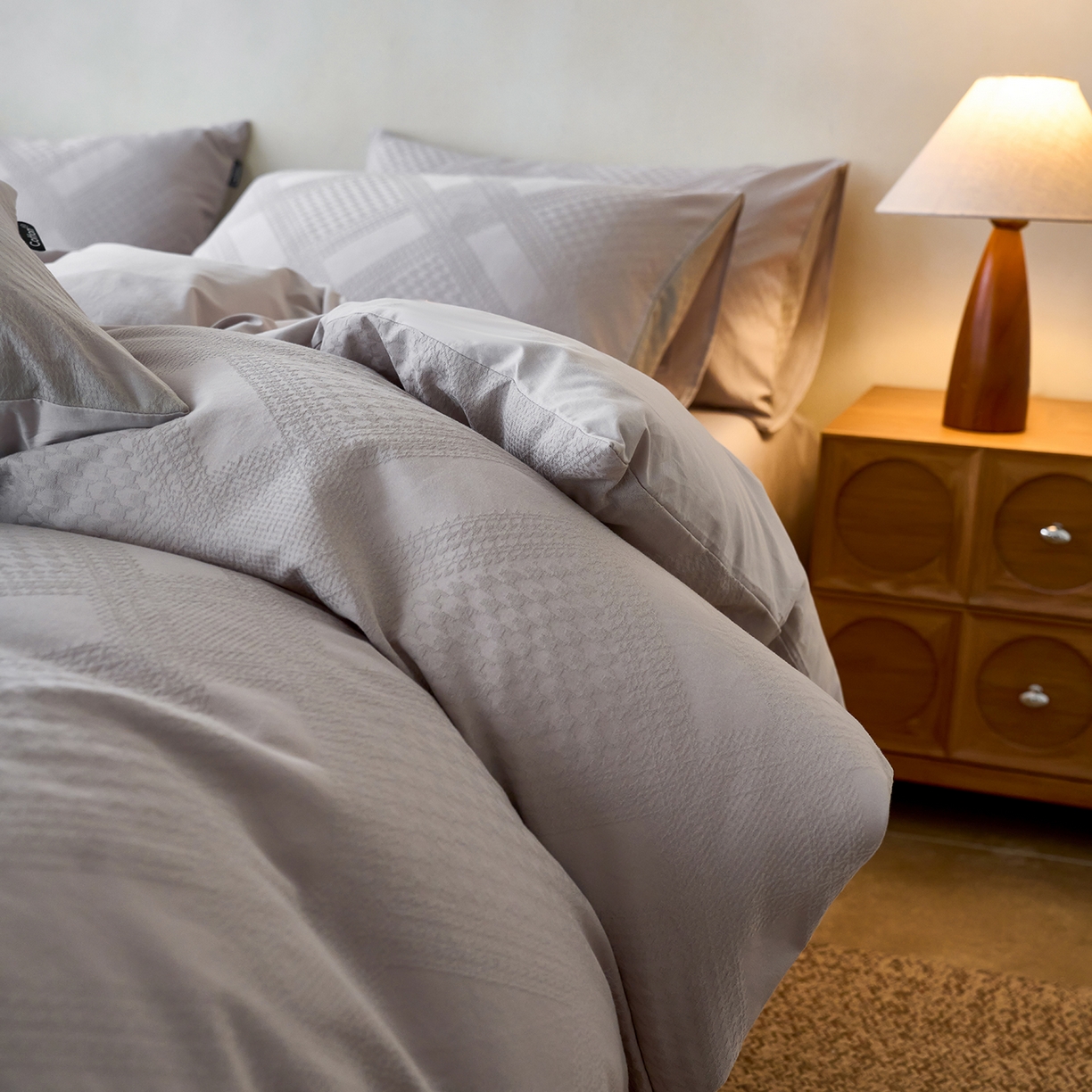 91家纺网 家纺一手货源 找家纺 小懒猪 2026新款亲肤舒适立体全棉纯棉提花四件套-系列四 千鸟格-银灰