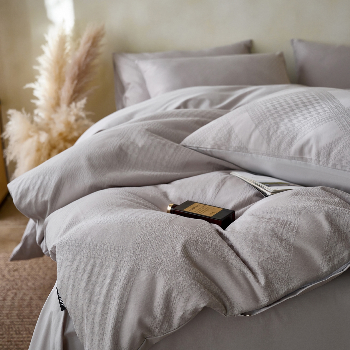 91家纺网 家纺一手货源 找家纺 小懒猪 2026新款亲肤舒适立体全棉纯棉提花四件套-系列四 千鸟格-银灰