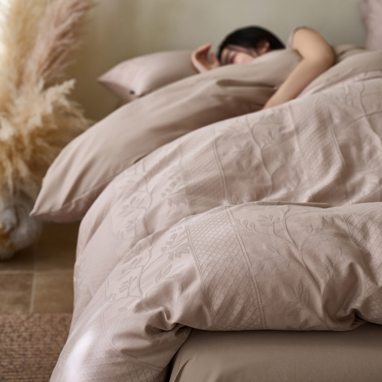 91家纺网 家纺一手货源 找家纺 小懒猪 2026新款亲肤舒适立体全棉纯棉提花四件套-系列四 芊芊叶语-金属灰