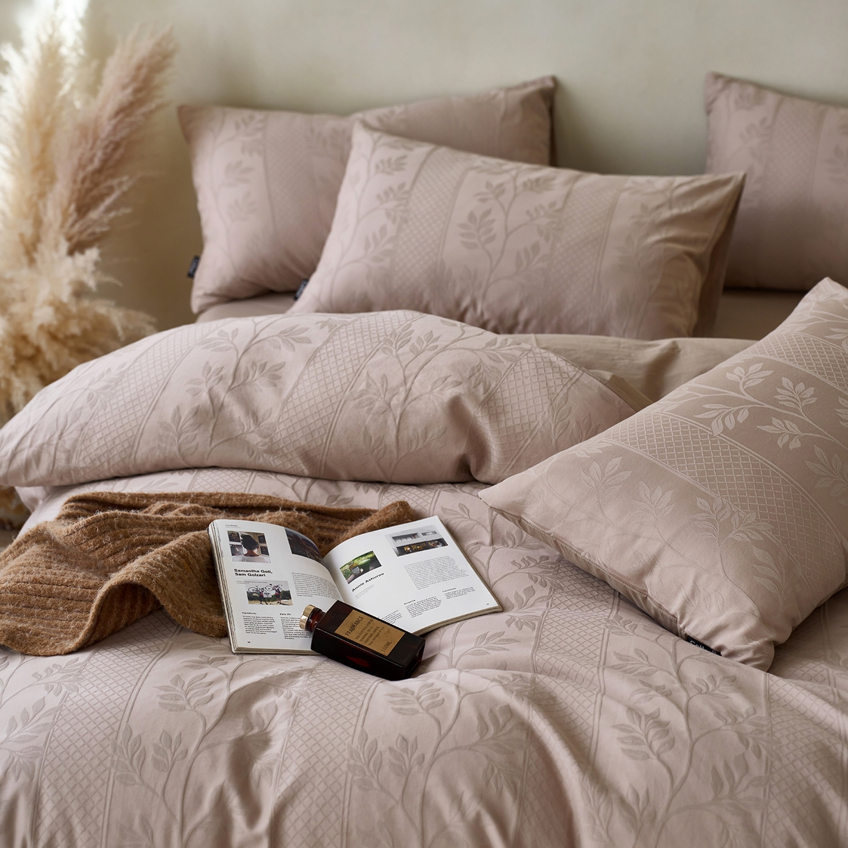 91家纺网 家纺一手货源 找家纺 小懒猪 2026新款亲肤舒适立体全棉纯棉提花四件套-系列四 芊芊叶语-金属灰