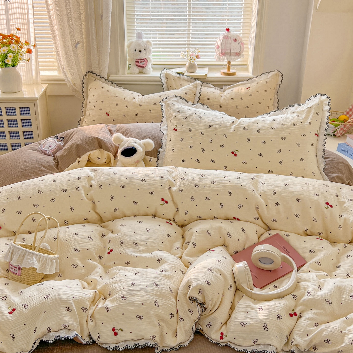 91家纺网 家纺一手货源 找家纺 晚爱家纺（原晚安家居） 2026新款蕾丝刺绣花边韩版少女公主风三层纱四件套 樱桃蝴蝶