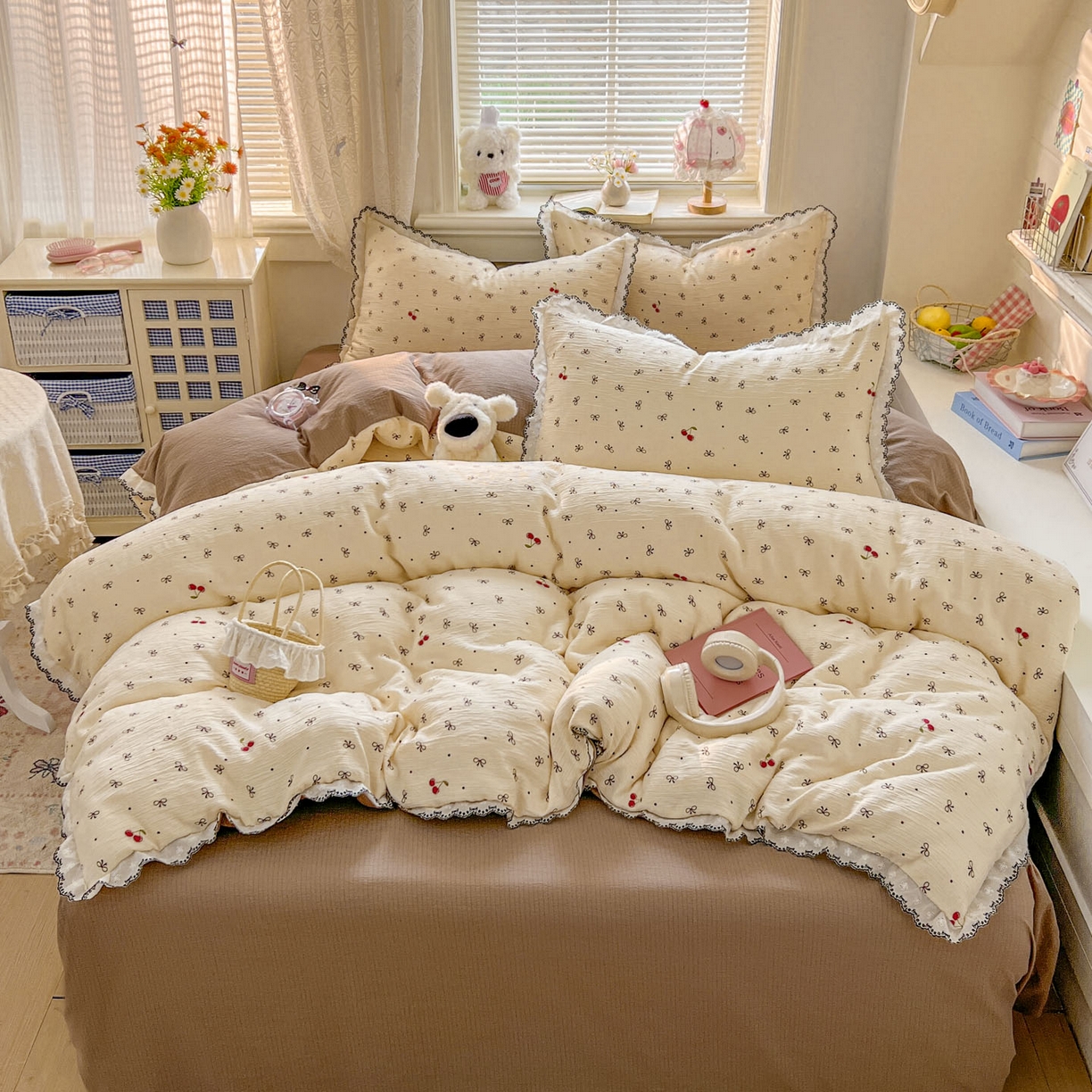 91家纺网 家纺一手货源 找家纺 晚爱家纺（原晚安家居） 2026新款蕾丝刺绣花边韩版少女公主风三层纱四件套 樱桃蝴蝶