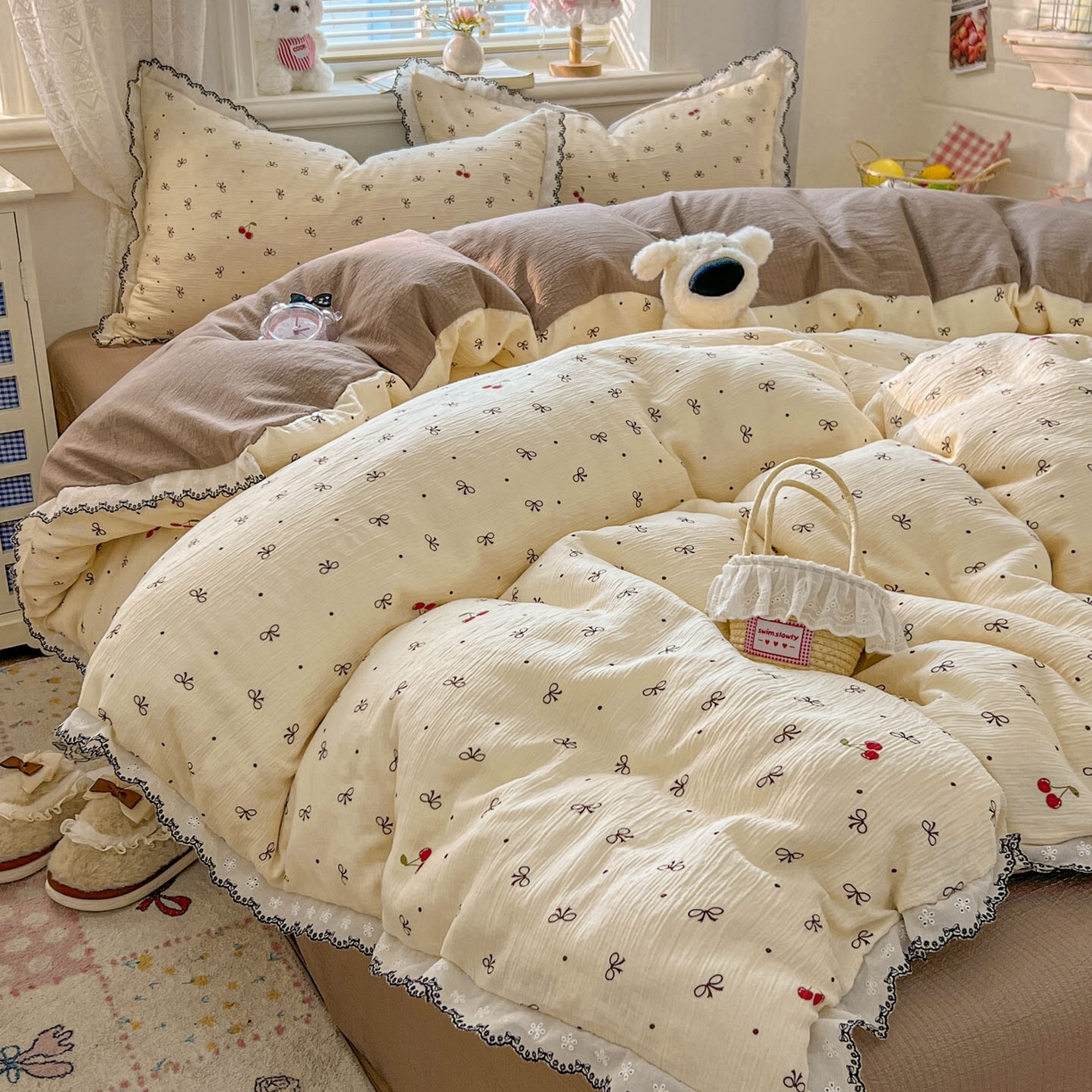 91家纺网 家纺一手货源 找家纺 晚爱家纺（原晚安家居） 2026新款蕾丝刺绣花边韩版少女公主风三层纱四件套 樱桃蝴蝶