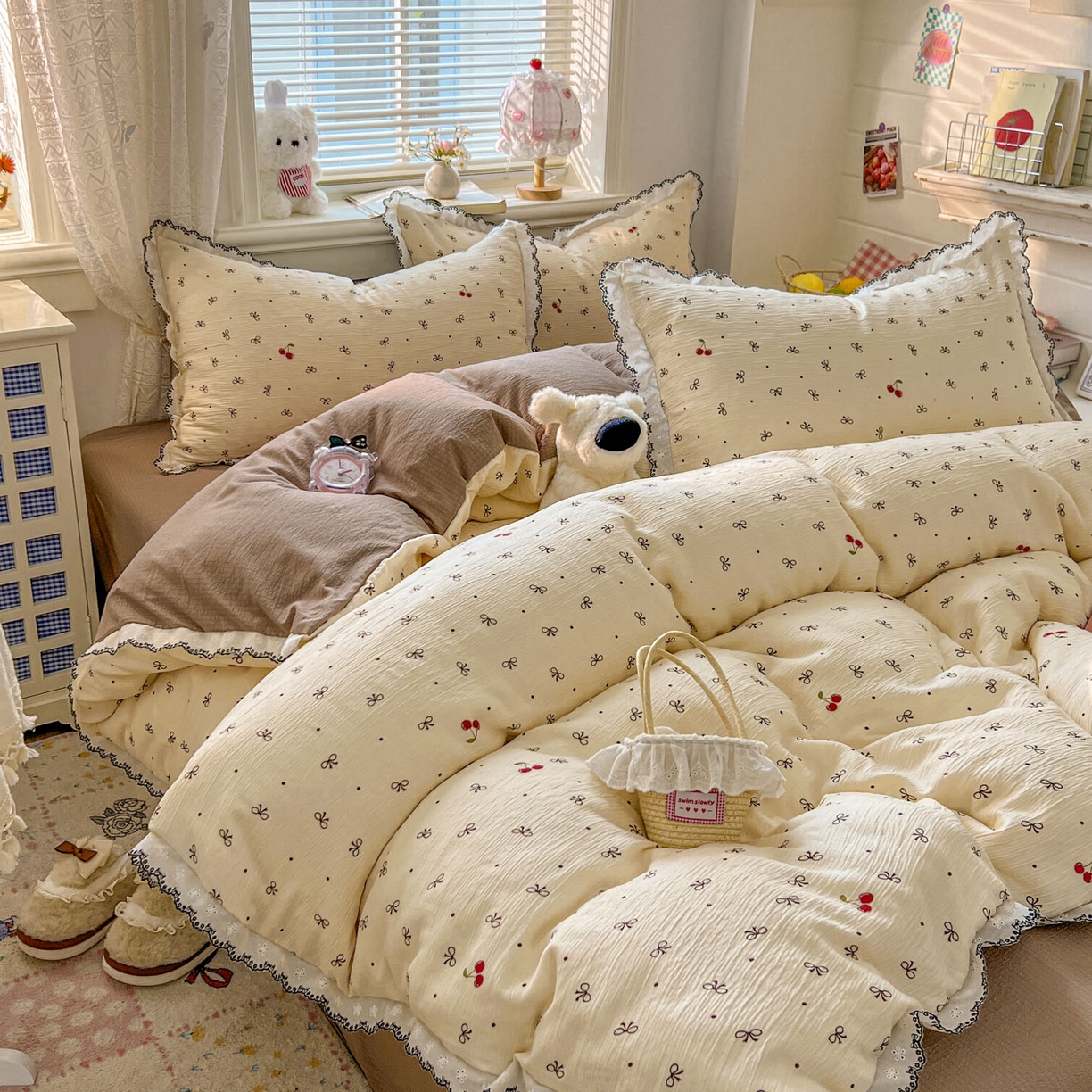 91家纺网 家纺一手货源 找家纺 晚爱家纺（原晚安家居） 2026新款蕾丝刺绣花边韩版少女公主风三层纱四件套 樱桃蝴蝶