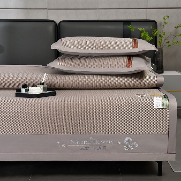 91家纺网 家纺一手货源 找家纺 小牛席业 2026新款加厚款-绣球草本清凉冰藤席系列凉席藤席冰藤席冰丝席竹席乳胶席乳胶凉席凉感豆豆席 加厚款-绣球草本冰藤席 （香槟）