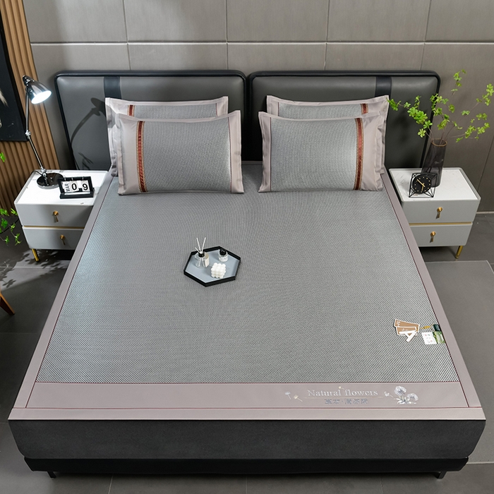 91家纺网 家纺一手货源 找家纺 小牛席业 2026新款加厚款-绣球草本清凉冰藤席系列凉席藤席冰藤席冰丝席竹席乳胶席乳胶凉席凉感豆豆席 加厚款-绣球草本冰藤席 （黑咖）