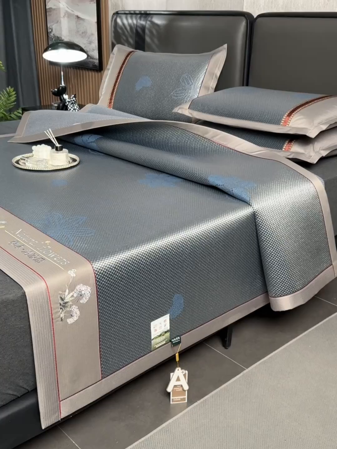 91家纺网 家纺一手货源 找家纺 小牛席业 2026新款加厚款-绣球草本清凉冰藤席系列凉席藤席冰藤席冰丝席竹席乳胶席乳胶凉席凉感豆豆席 加厚款-绣球草本清凉冰藤席（提花蓝色