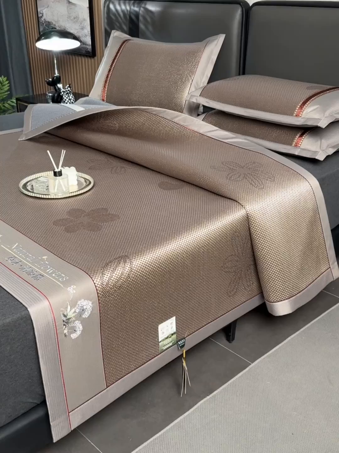 91家纺网 家纺一手货源 找家纺 小牛席业 2026新款加厚款-绣球草本清凉冰藤席系列凉席藤席冰藤席冰丝席竹席乳胶席乳胶凉席凉感豆豆席 加厚款-绣球草本清凉冰藤席（提花香槟