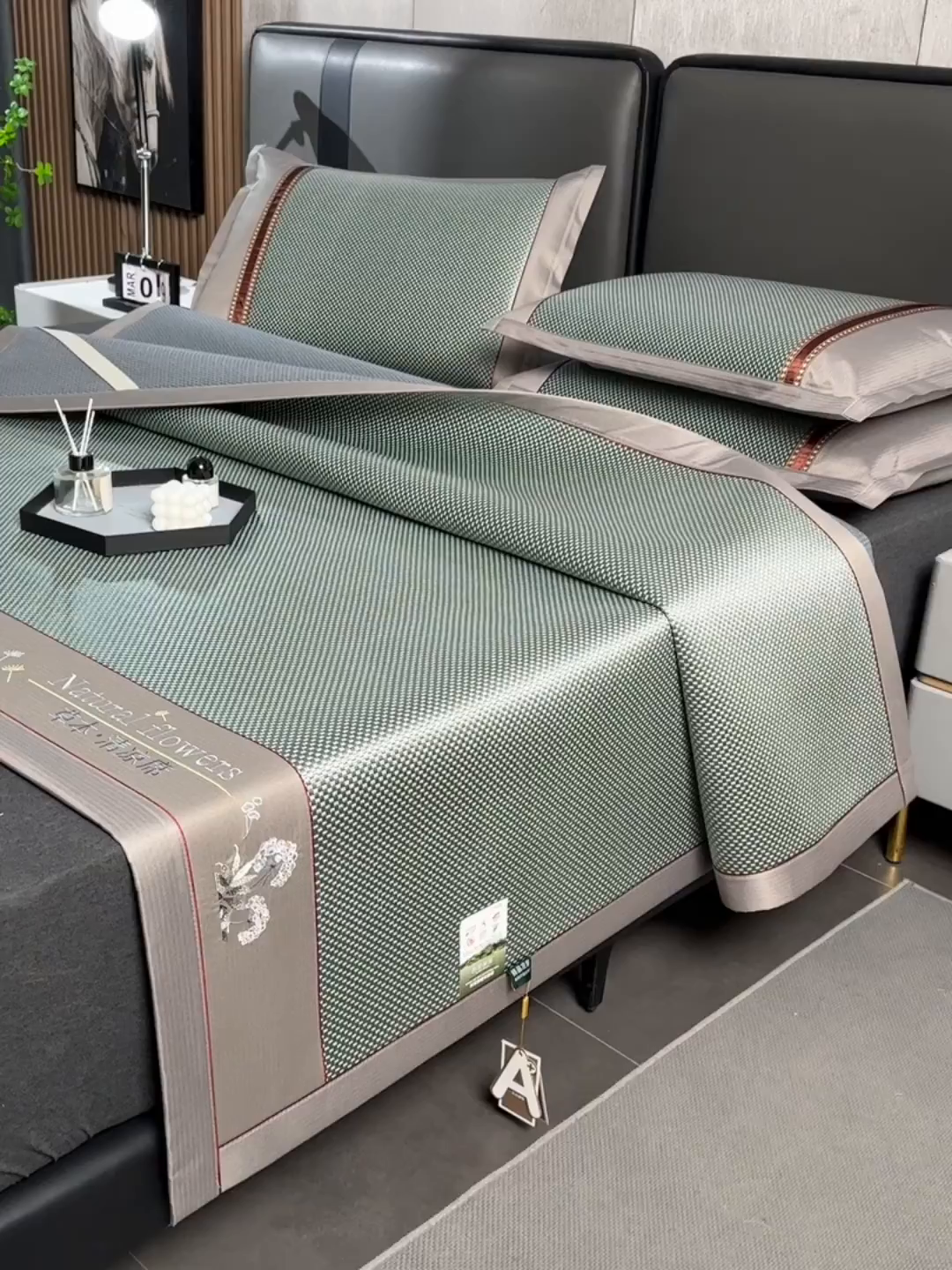 91家纺网 家纺一手货源 找家纺 小牛席业 2026新款加厚款-绣球草本清凉冰藤席系列凉席藤席冰藤席冰丝席竹席乳胶席乳胶凉席凉感豆豆席 加厚款-绣球草本冰藤席 （绿色）