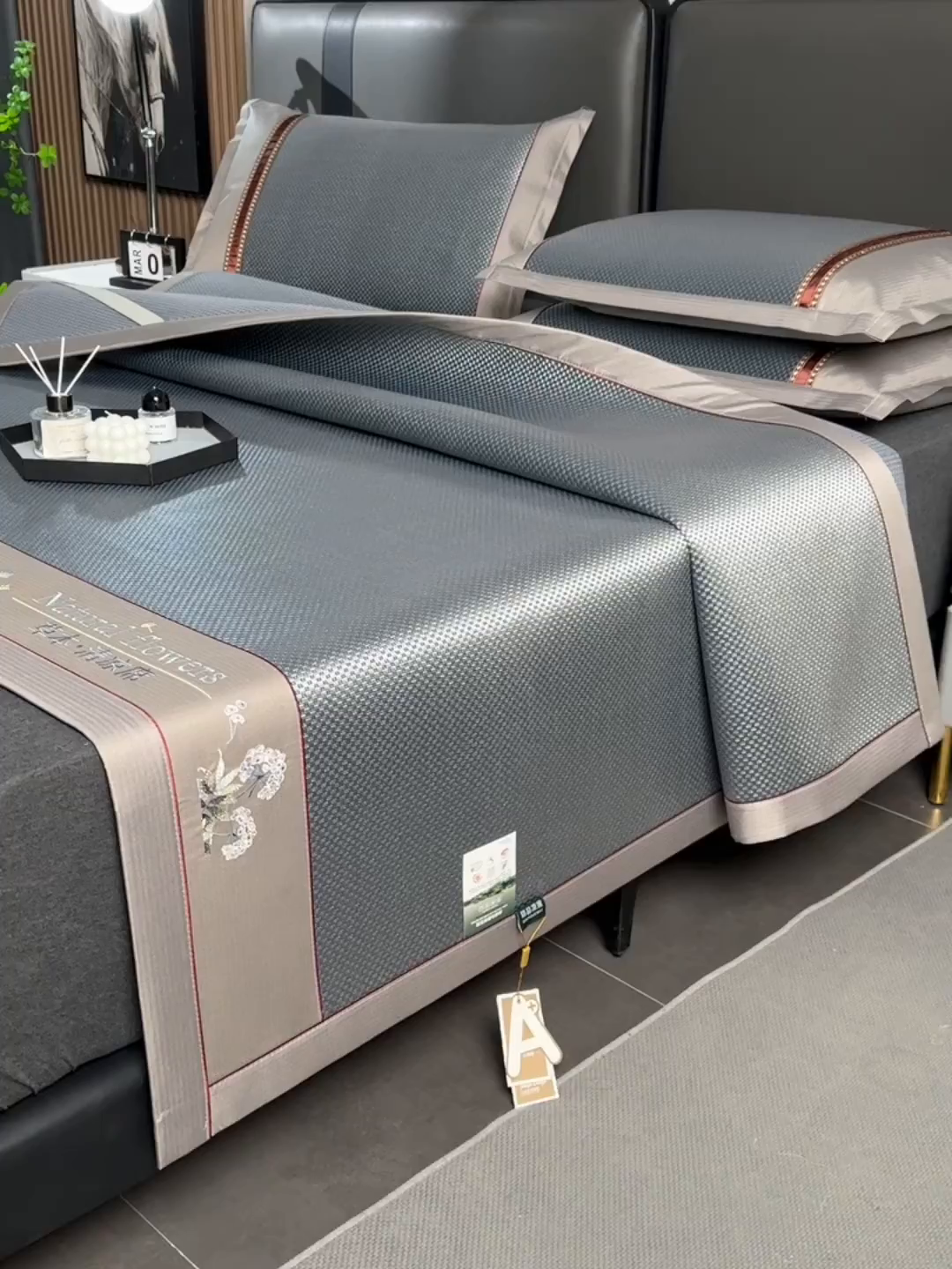 91家纺网 家纺一手货源 找家纺 小牛席业 2026新款加厚款-绣球草本清凉冰藤席系列凉席藤席冰藤席冰丝席竹席乳胶席乳胶凉席凉感豆豆席 加厚款-绣球草本冰藤席 （蓝色）