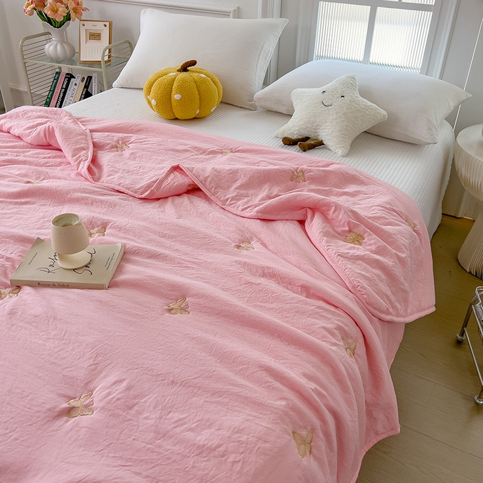 91家纺网 家纺一手货源 找家纺 兄弟坊 2026新款水洗棉大豆刺绣夏被夏凉被空调被午睡被 蝴蝶-浅玉