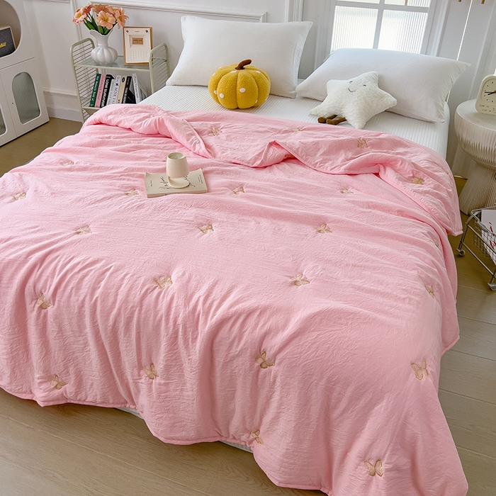 91家纺网 家纺一手货源 找家纺 兄弟坊 2026新款水洗棉大豆刺绣夏被夏凉被空调被午睡被 蝴蝶-浅玉