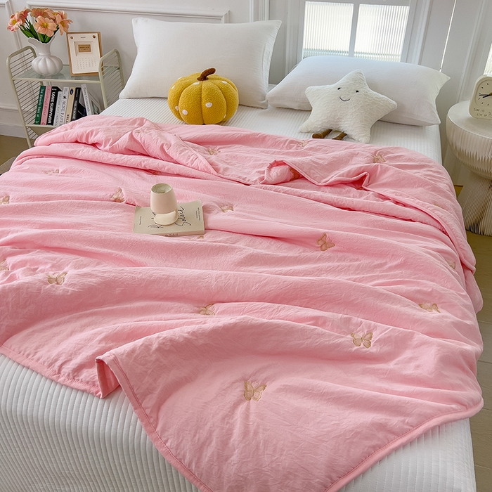 91家纺网 家纺一手货源 找家纺 兄弟坊 2026新款水洗棉大豆刺绣夏被夏凉被空调被午睡被 蝴蝶-浅玉