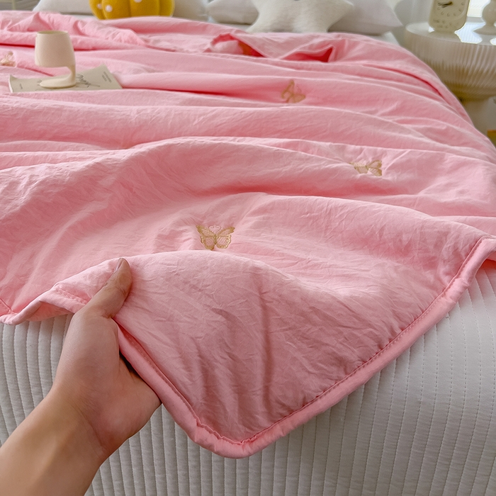 91家纺网 家纺一手货源 找家纺 兄弟坊 2026新款水洗棉大豆刺绣夏被夏凉被空调被午睡被 蝴蝶-浅玉