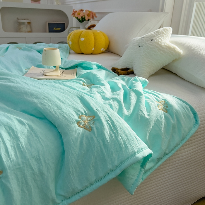 91家纺网 家纺一手货源 找家纺 兄弟坊 2026新款水洗棉大豆刺绣夏被夏凉被空调被午睡被 蝴蝶-水绿