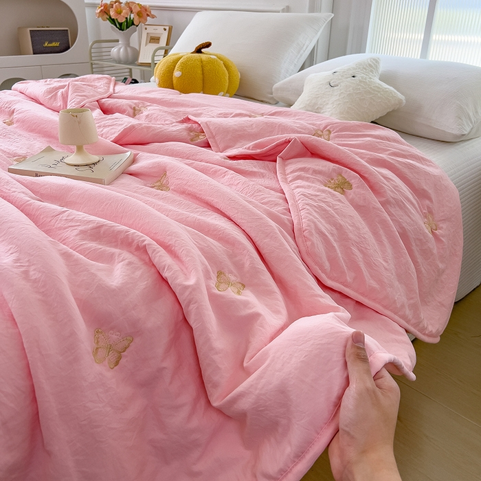 91家纺网 家纺一手货源 找家纺 兄弟坊 2026新款水洗棉大豆刺绣夏被夏凉被空调被午睡被 蝴蝶-浅玉