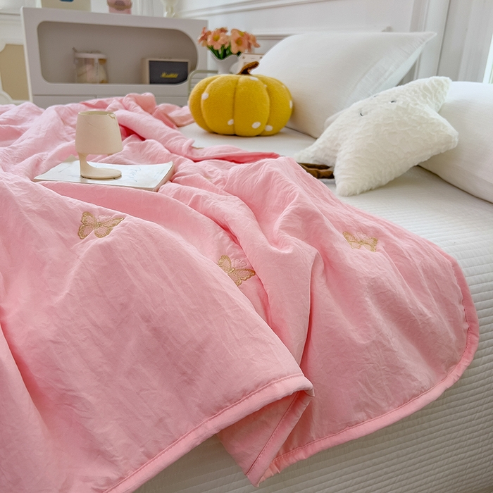 91家纺网 家纺一手货源 找家纺 兄弟坊 2026新款水洗棉大豆刺绣夏被夏凉被空调被午睡被 蝴蝶-浅玉