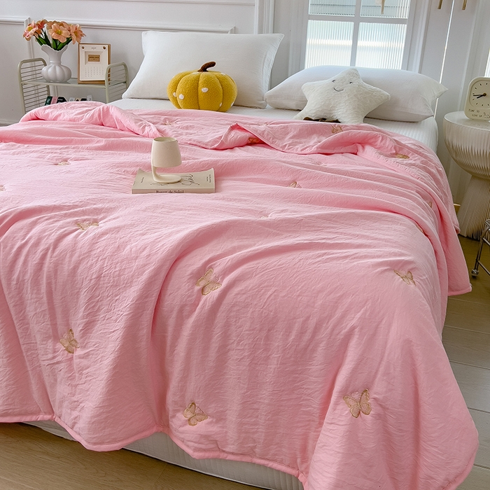 91家纺网 家纺一手货源 找家纺 兄弟坊 2026新款水洗棉大豆刺绣夏被夏凉被空调被午睡被 蝴蝶-浅玉