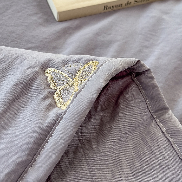 91家纺网 家纺一手货源 找家纺 兄弟坊 2026新款水洗棉大豆刺绣夏被夏凉被空调被午睡被 蝴蝶-灰