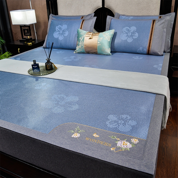 91家纺网 家纺一手货源 找家纺 小牛席业 2026新款绣球花开-冰藤双面席凉席藤席冰藤席竹席空调席草席冰丝席豆豆席乳胶席三件套 绣球花开-提花蓝色