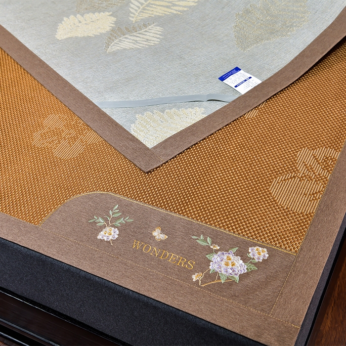 91家纺网 家纺一手货源 找家纺 小牛席业 2026新款绣球花开-冰藤双面席凉席藤席冰藤席竹席空调席草席冰丝席豆豆席乳胶席三件套 绣球花开-提花咖色