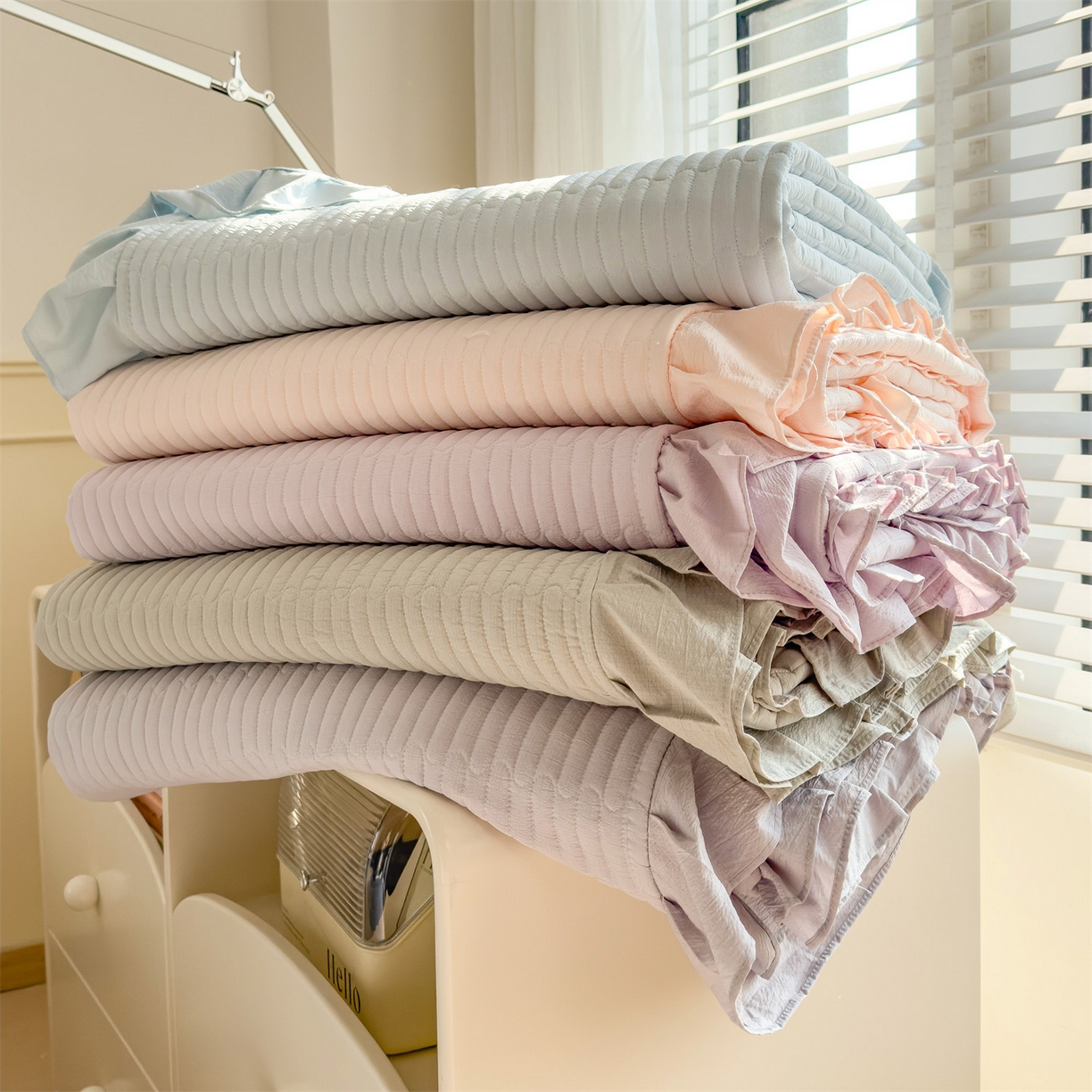 91家纺网 家纺一手货源 找家纺 兄弟坊 2026新款韩版凉感皱皱绵花边夏被 夏凉被午睡被 组合