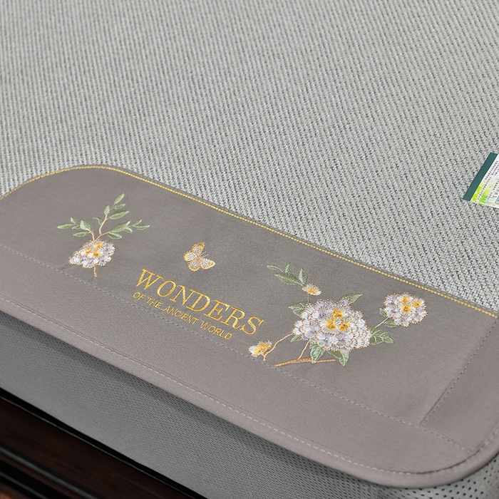 91家纺网 家纺一手货源 找家纺 小牛席业 2026新款绣球花开-冰藤双面席系列（床笠款）凉席藤席冰藤席竹席空调席草席冰丝席豆豆席乳胶席三件套 绣球花开-冰藤床笠款（银灰）