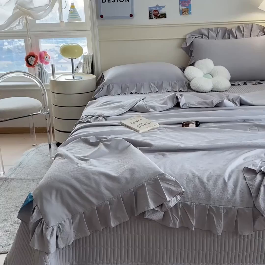 91家纺网 家纺一手货源 找家纺 兄弟坊 2026新款韩版凉感皱皱绵花边夏被 夏凉被午睡被 凉感皱皱绵-烟灰