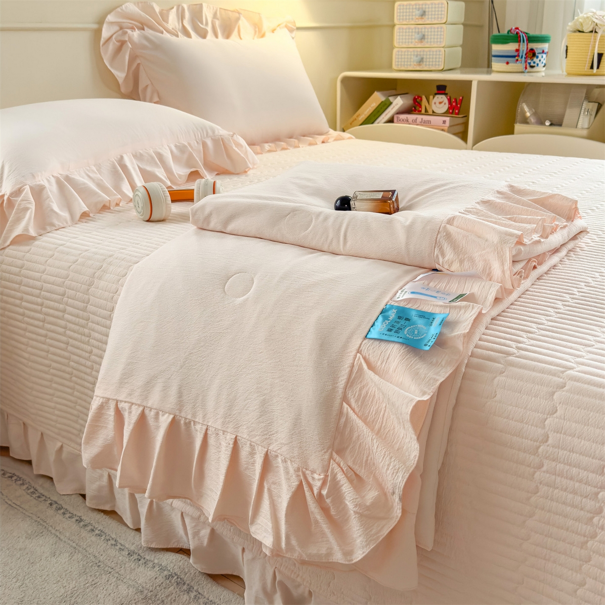 91家纺网 家纺一手货源 找家纺 兄弟坊 2026新款韩版凉感皱皱绵花边款加棉床盖 床护垫 加棉床单 凉感皱皱绵-玉色