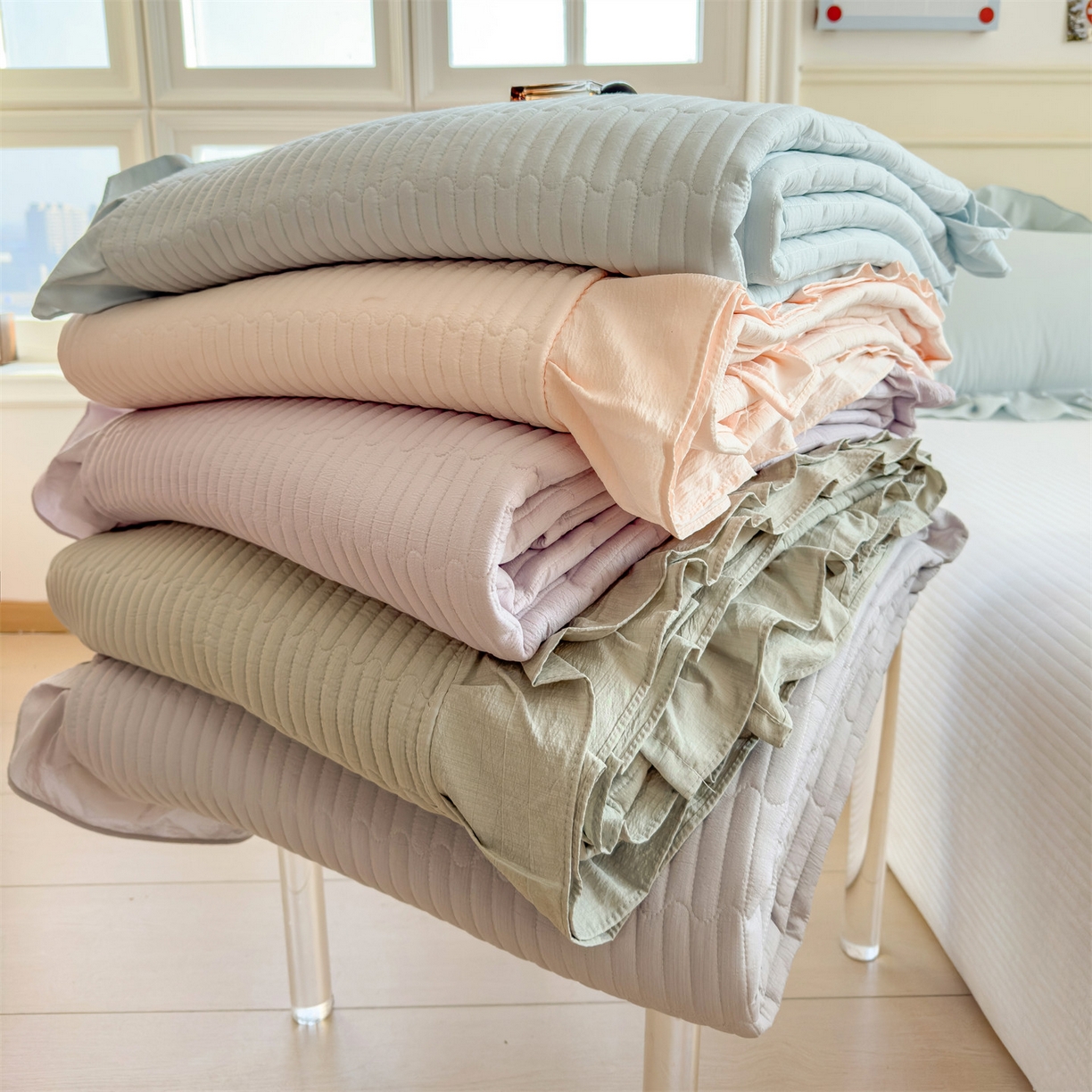 91家纺网 家纺一手货源 找家纺 兄弟坊 2026新款韩版凉感皱皱绵花边款加棉床盖 床护垫 加棉床单 组合