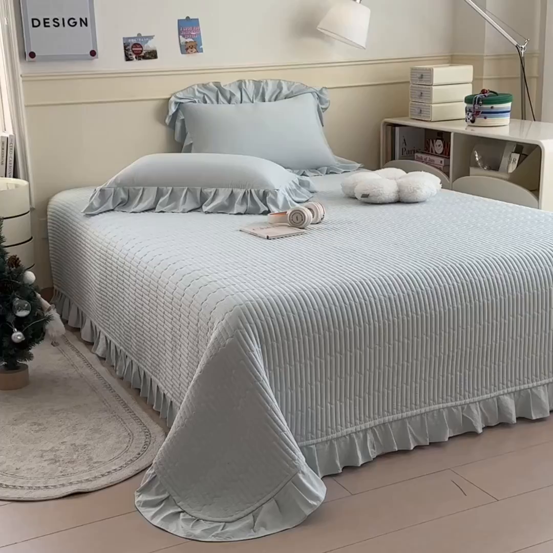 91家纺网 家纺一手货源 找家纺 兄弟坊 2026新款韩版凉感皱皱绵花边款加棉床盖 床护垫 加棉床单 凉感皱皱绵-天空蓝