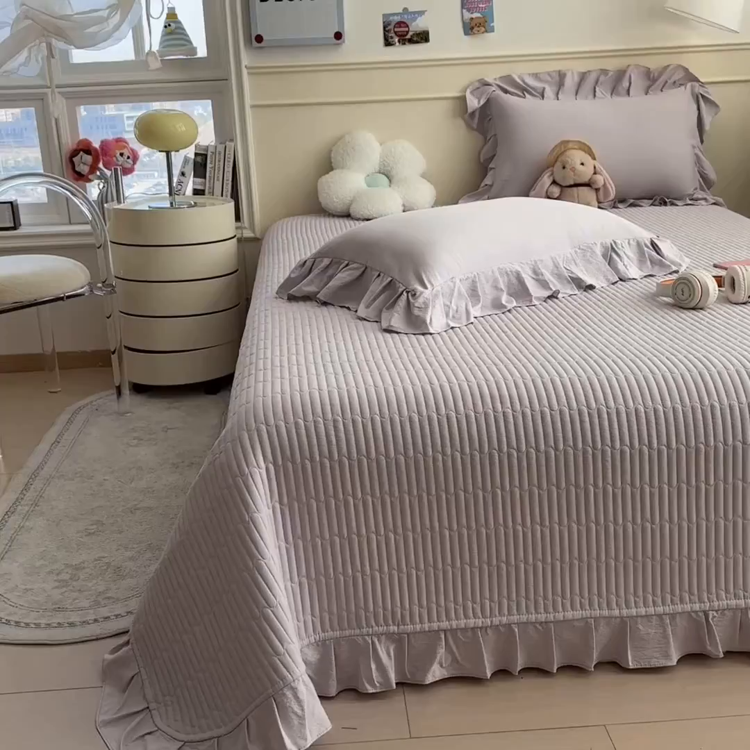 91家纺网 家纺一手货源 找家纺 兄弟坊 2026新款韩版凉感皱皱绵花边款加棉床盖 床护垫 加棉床单 凉感皱皱绵-香芋紫