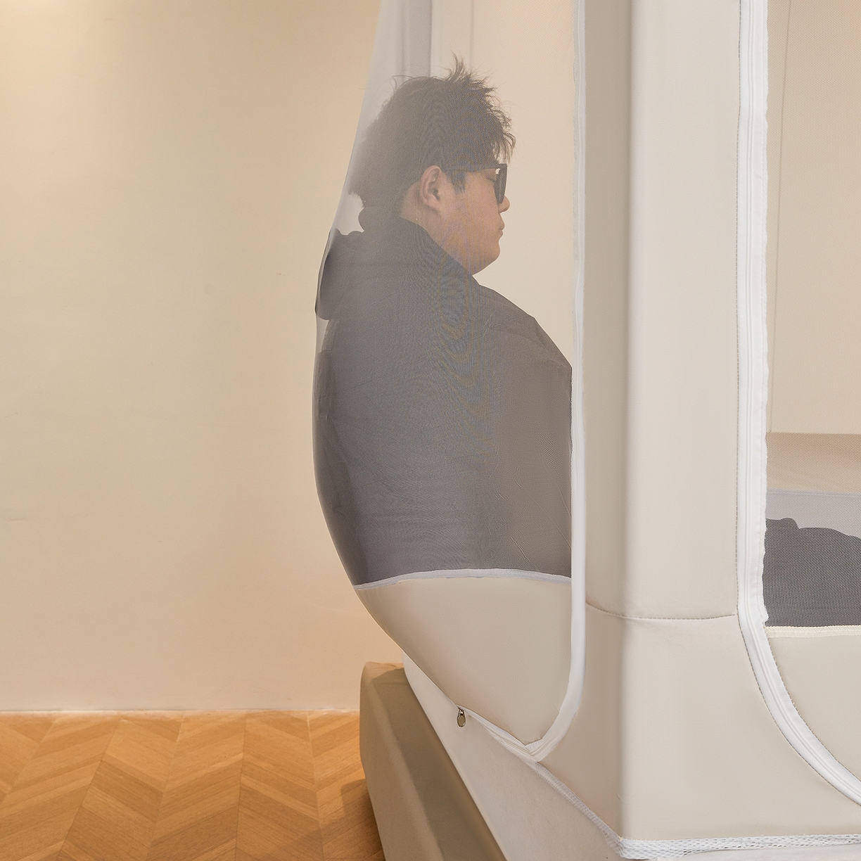 91家纺网 家纺一手货源 找家纺 都市缘蚊帐 2026新款三开门坐床防摔蚊帐拉链方帐1.5m1.8m506坐床蚊帐 506奶咖色