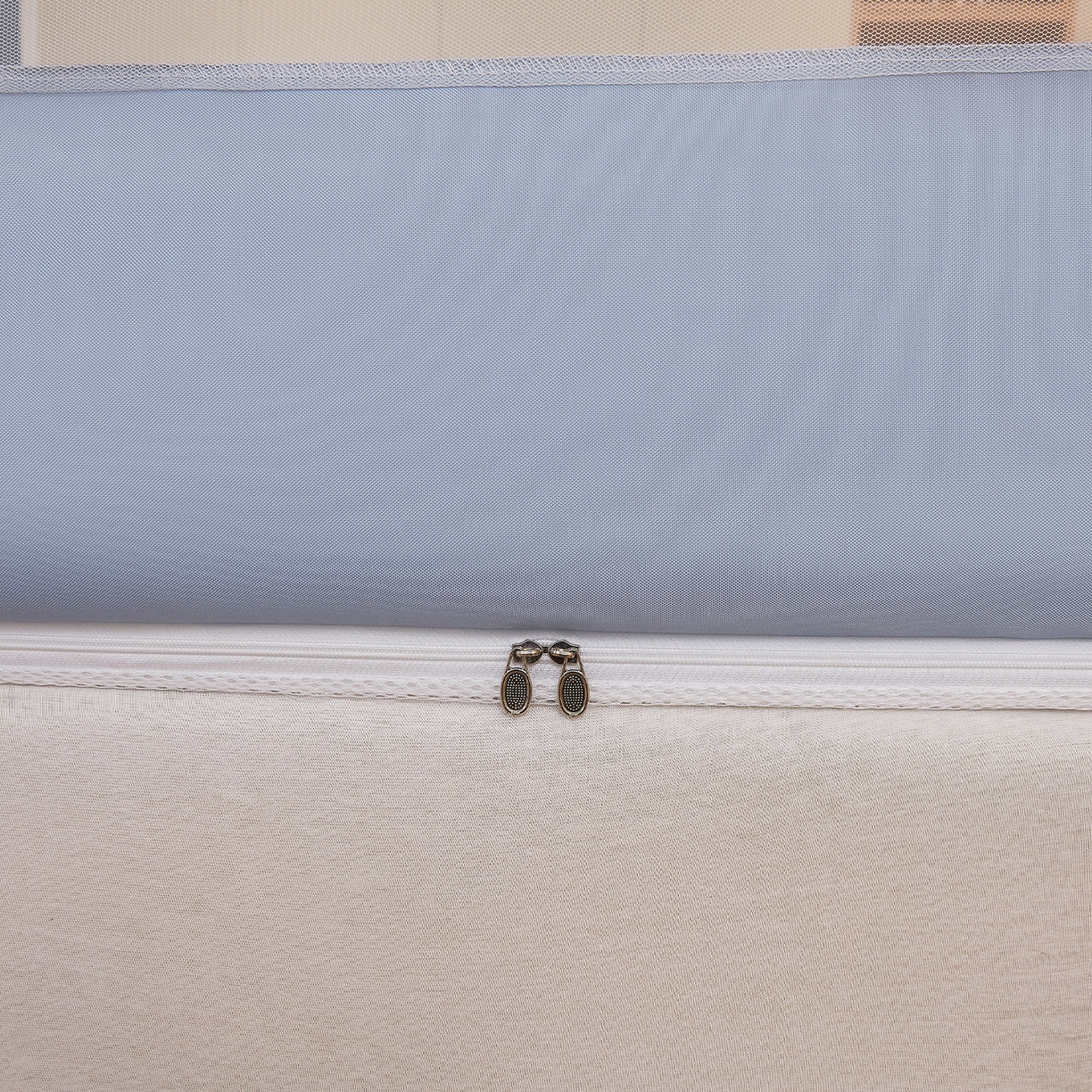 91家纺网 家纺一手货源 找家纺 都市缘蚊帐 2026新款三开门坐床防摔蚊帐拉链方帐1.5m1.8m506坐床蚊帐 506莫兰迪