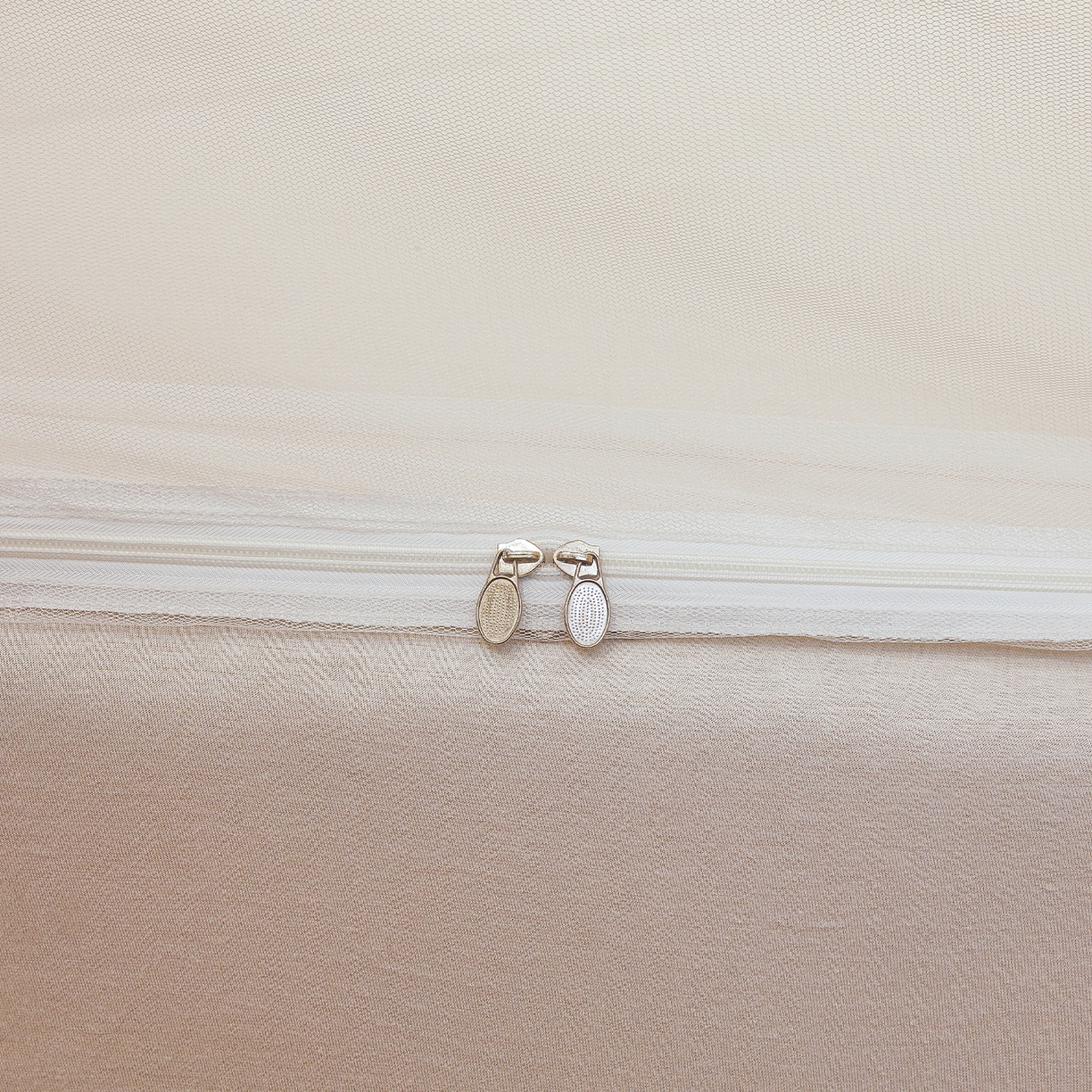 91家纺网 家纺一手货源 找家纺 （总）都市缘蚊帐 2026新款三开门坐床防摔蚊帐二开门拉链方帐1.5m1.8m502坐床蚊帐