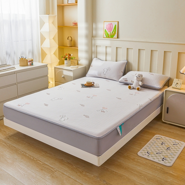 91家纺网 家纺一手货源 找家纺 凯罗 2026春夏凉豆豆小红书爆款A类乙纶PE凉豆豆床笠款可水洗床笠 爱心气球