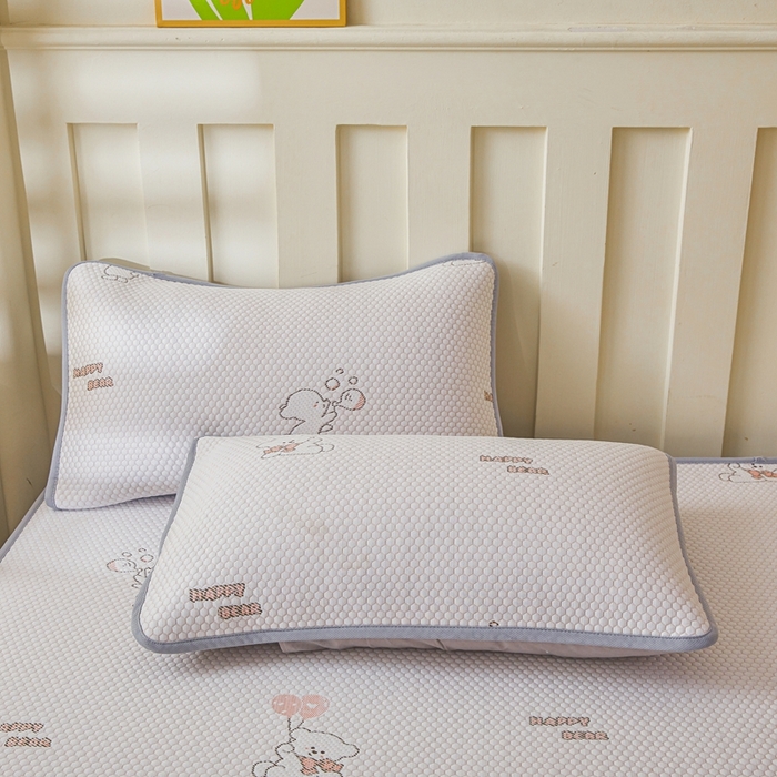 91家纺网 家纺一手货源 找家纺 凯罗 2026春夏凉豆豆小红书爆款A类乙纶PE凉豆豆床笠款可水洗床笠 爱心气球