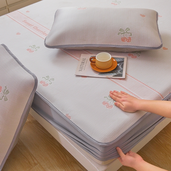 91家纺网 家纺一手货源 找家纺 凯罗 2026春夏凉豆豆小红书爆款A类乙纶PE凉豆豆床笠款可水洗床笠 樱桃芝芝