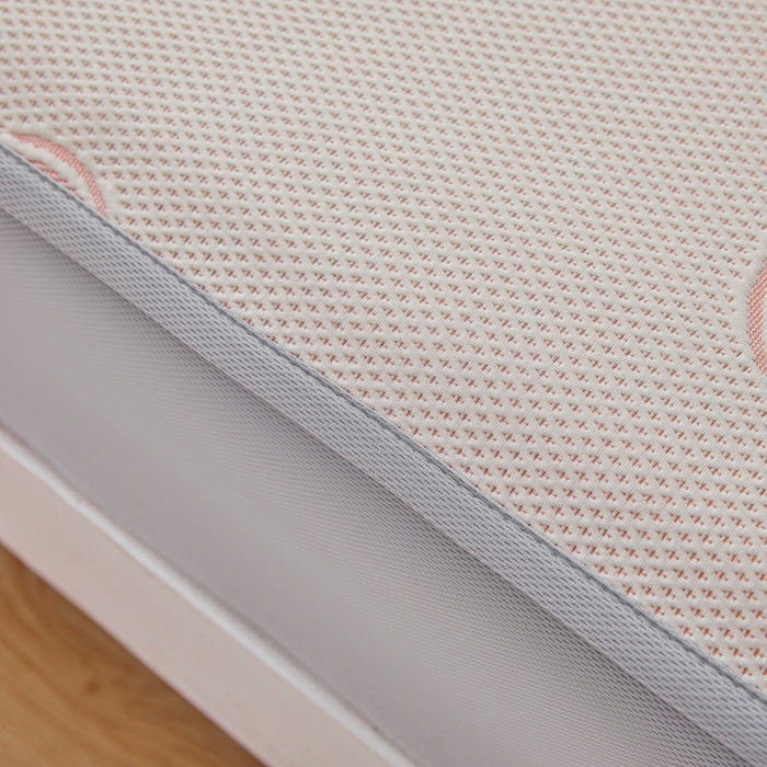 91家纺网 家纺一手货源 找家纺 凯罗 2026春夏凉豆豆小红书爆款A类乙纶PE凉豆豆床笠款可水洗床笠 波点草莓-粉