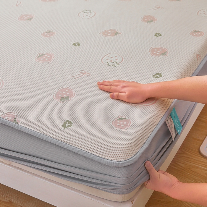 91家纺网 家纺一手货源 找家纺 凯罗 2026春夏凉豆豆小红书爆款A类乙纶PE凉豆豆床笠款可水洗床笠 波点草莓-粉