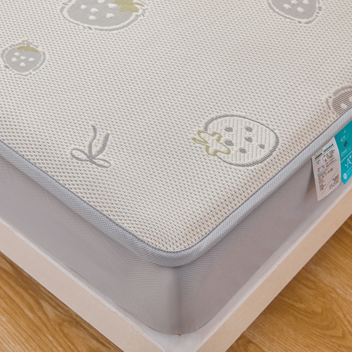 91家纺网 家纺一手货源 找家纺 凯罗 2026春夏凉豆豆小红书爆款A类乙纶PE凉豆豆床笠款可水洗床笠 波点草莓-绿