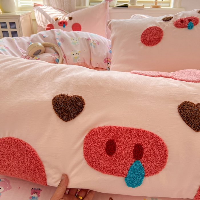 91家纺网 家纺一手货源 找家纺 （总）颜选 2026春夏新款卡通款水洗棉毛巾绣四件套-猪猪