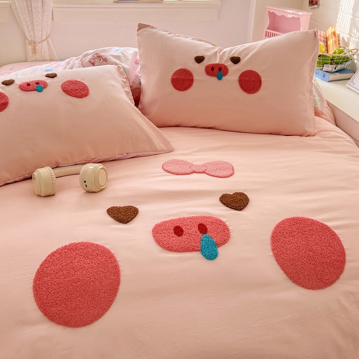 91家纺网 家纺一手货源 找家纺 颜选 2026春夏新款卡通款水洗棉毛巾绣四件套-猪猪 猪猪女孩-粉