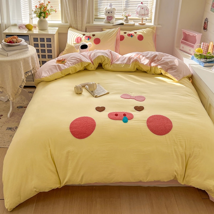 91家纺网 家纺一手货源 找家纺 颜选 2026春夏新款卡通款水洗棉毛巾绣四件套-猪猪 猪猪女孩-黄