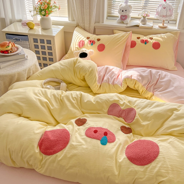 91家纺网 家纺一手货源 找家纺 颜选 2026春夏新款卡通款水洗棉毛巾绣四件套-猪猪 猪猪女孩-黄