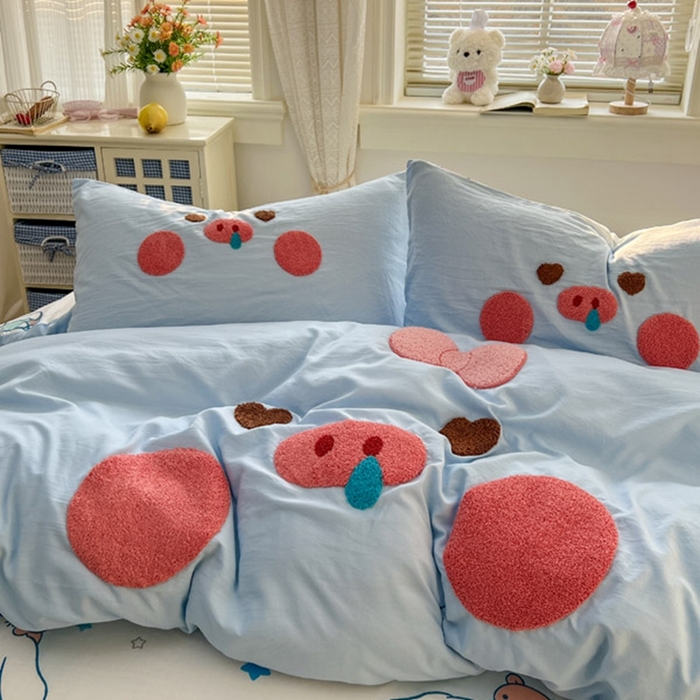 91家纺网 家纺一手货源 找家纺 颜选 2026春夏新款卡通款水洗棉毛巾绣四件套-猪猪 猪猪女孩-蓝